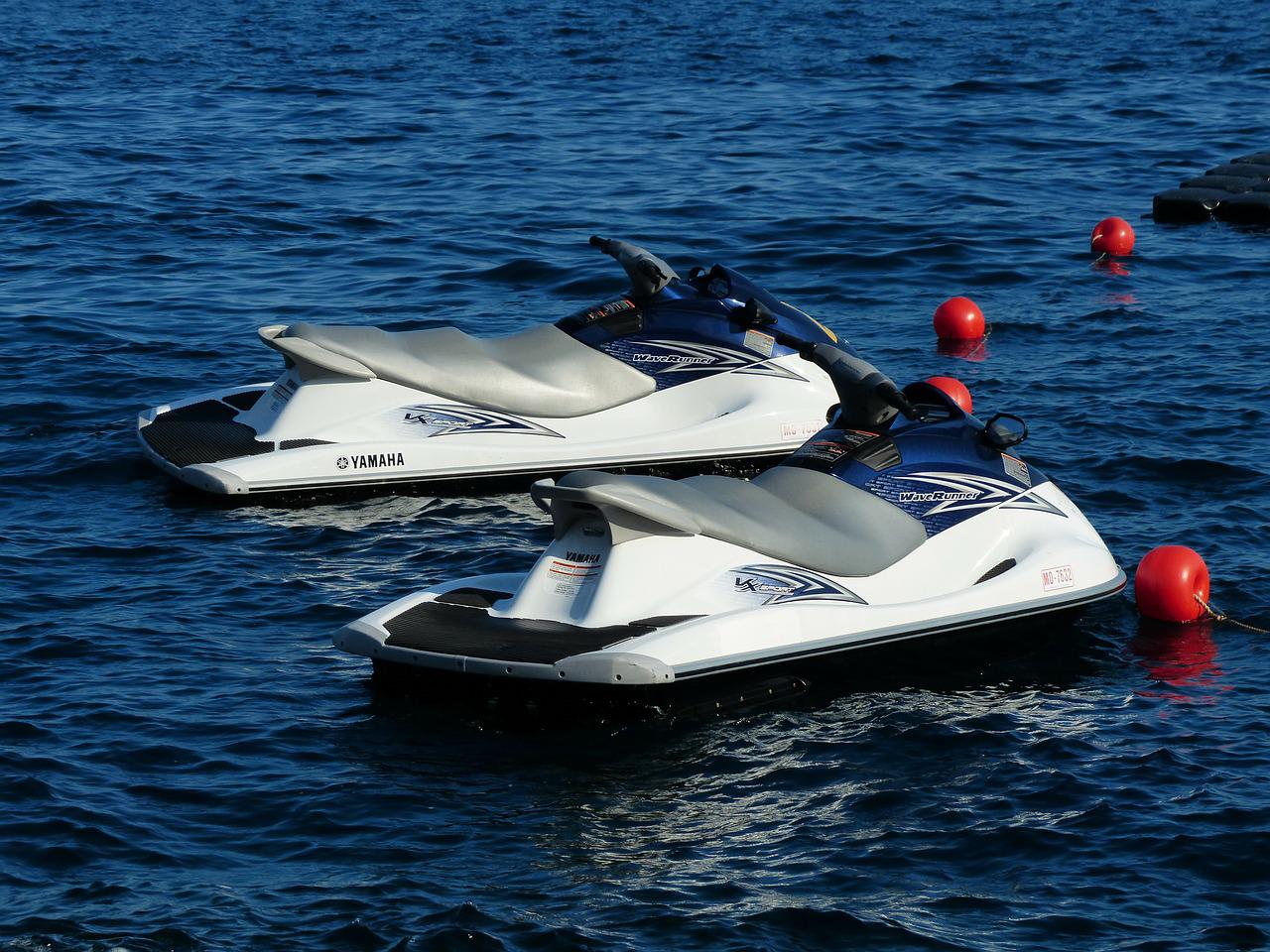 Ein Jetski. Arten und Ausstattung Beckerwassersport